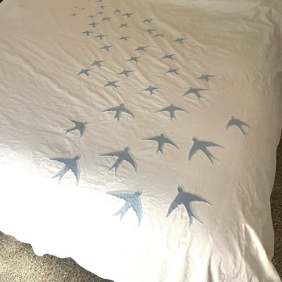 Vtg MCM Bird Applique Coverlet Sheet Full Double White Blue Cotton Scallop Hem - Picture 1 of 16